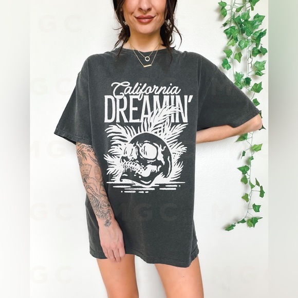 🚨 LAST ONE 🚨 Comfort Colors California Dreaming shirt - Picture 4 of 10